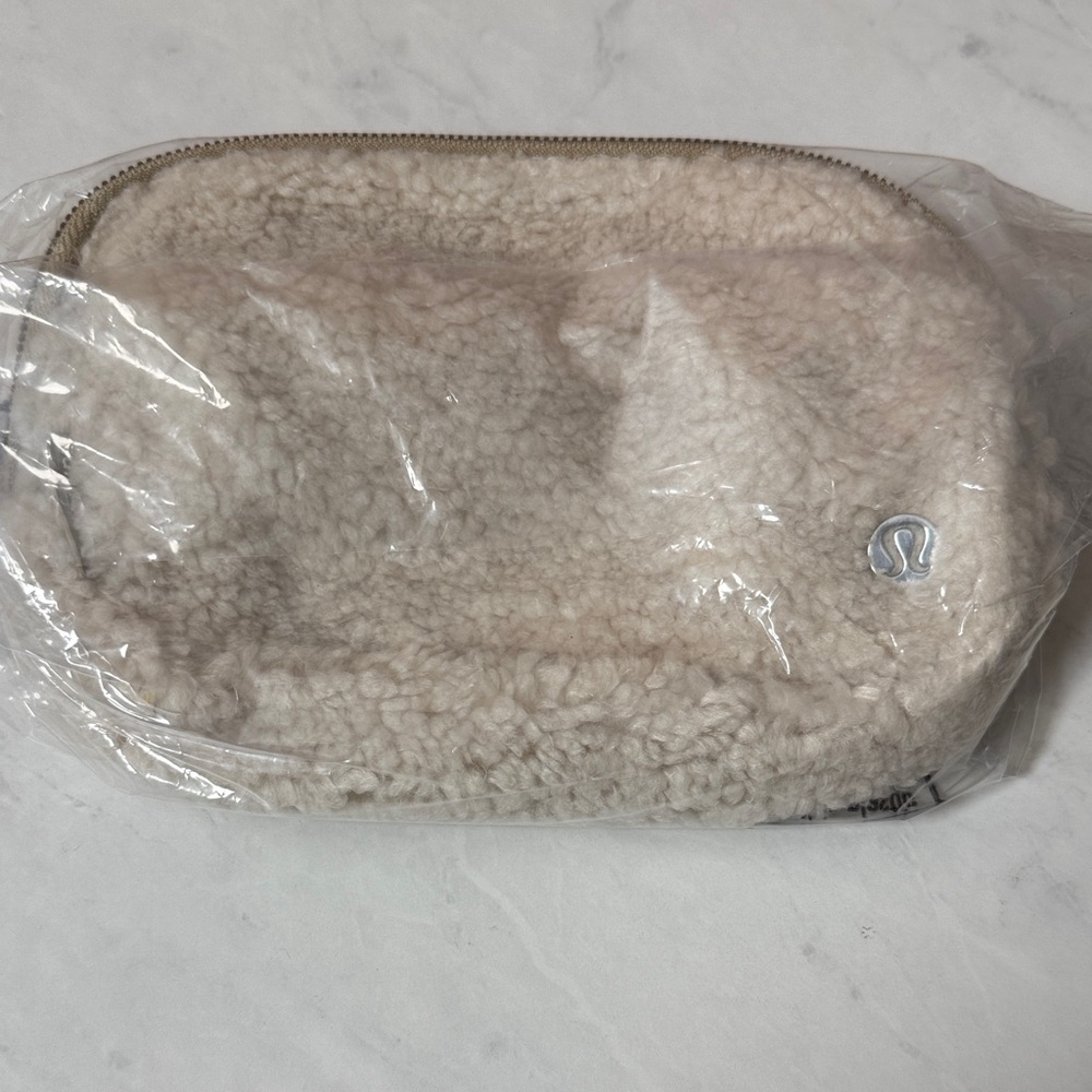 lululemon athletica Cream Sherpa fleece belt bag NWT